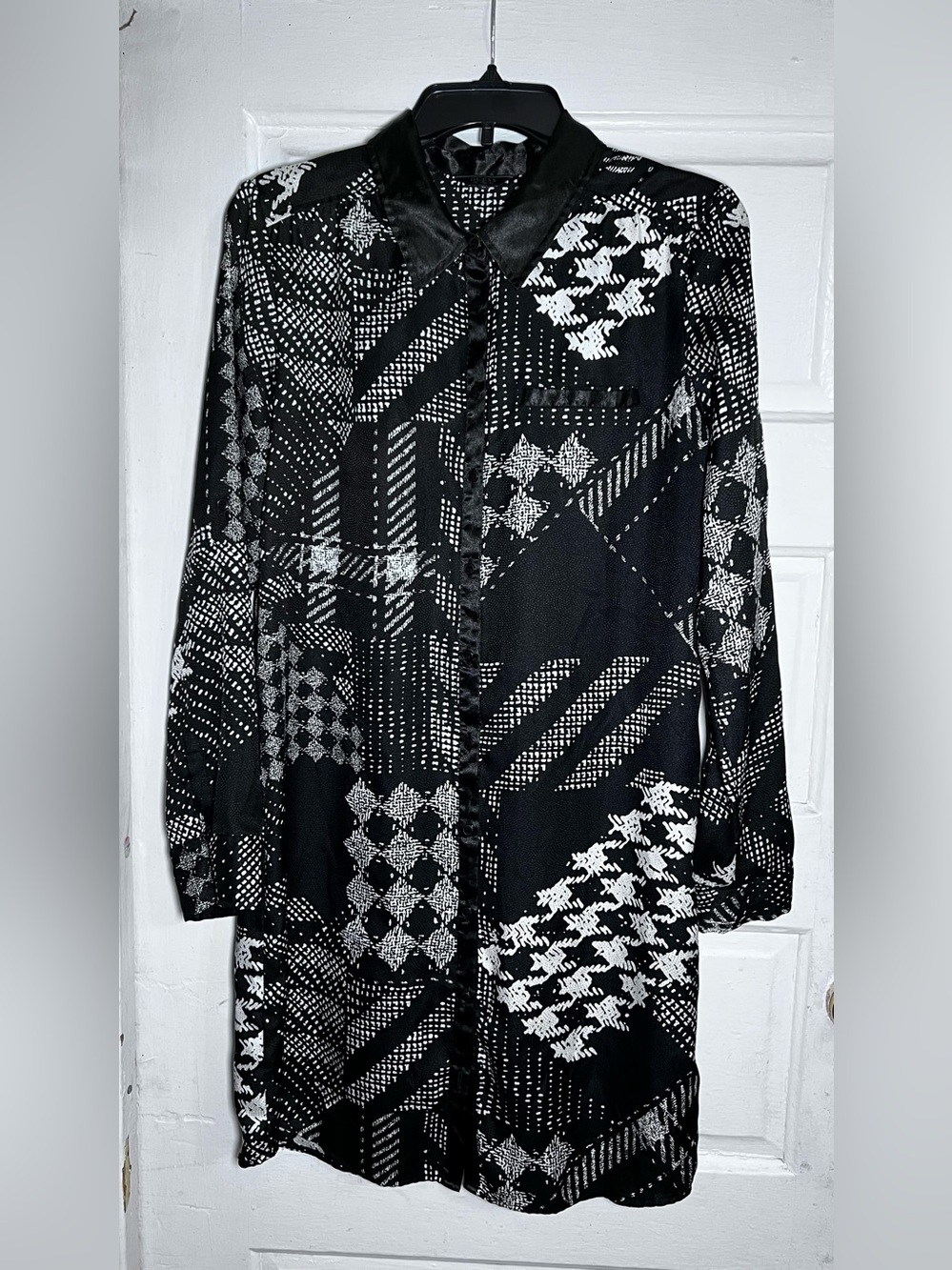 Guess Black and White Long Sleeve Patterned Shirt Dress